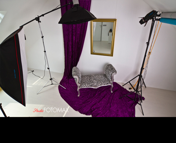 Meer romantische opstelling met barokke elementen en velours draperie.